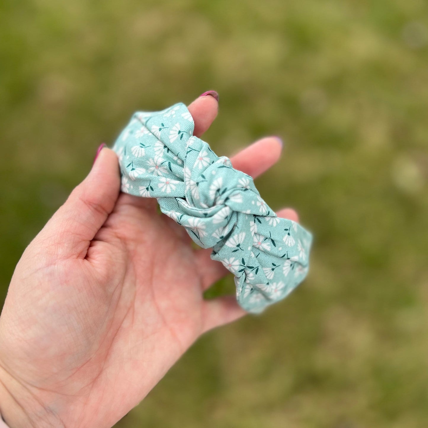 Dainty Daisy Floral Headband