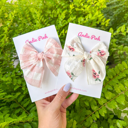 4.5" Pink & White Flutter Bow