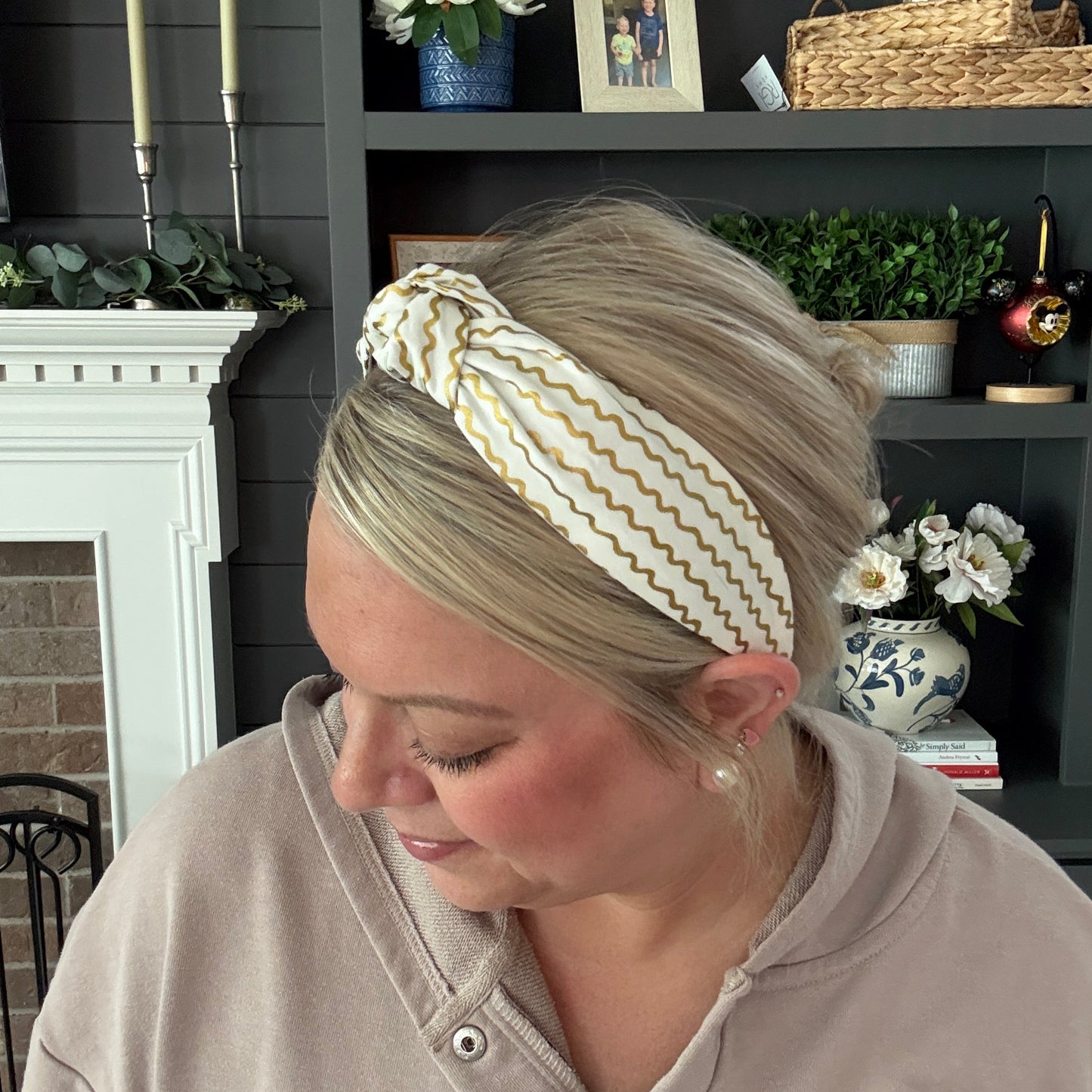 Cream and Gold Wavy Lines Headband