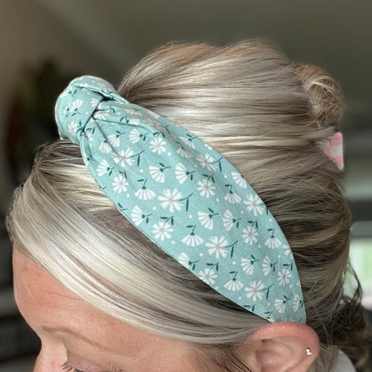 Dainty Daisy Floral Headband