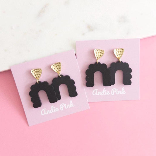 Black Scalloped Arch Earrings